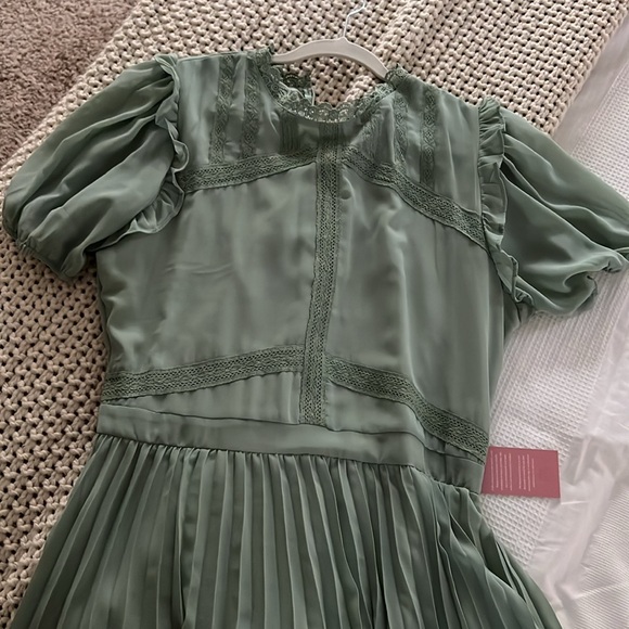 Ivy City Jade Dress - Picture 6 of 6